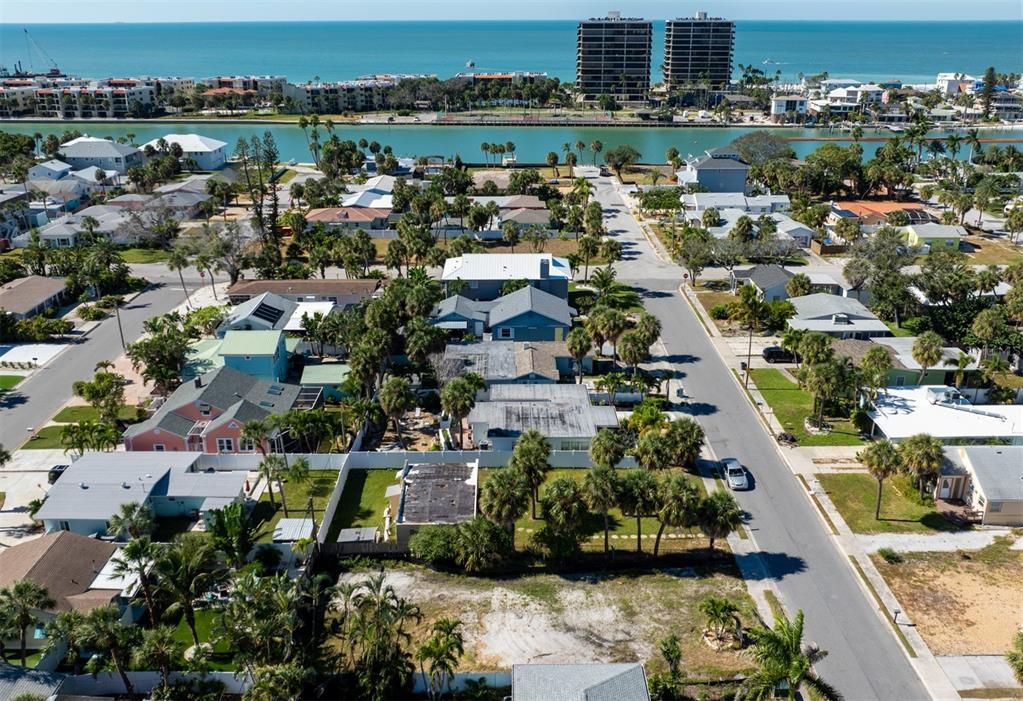 待售: $350,000 (0.11 acres)