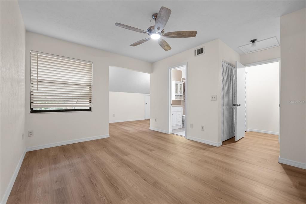 Active With Contract: $215,000 (2 beds, 2 baths, 1225 Square Feet)