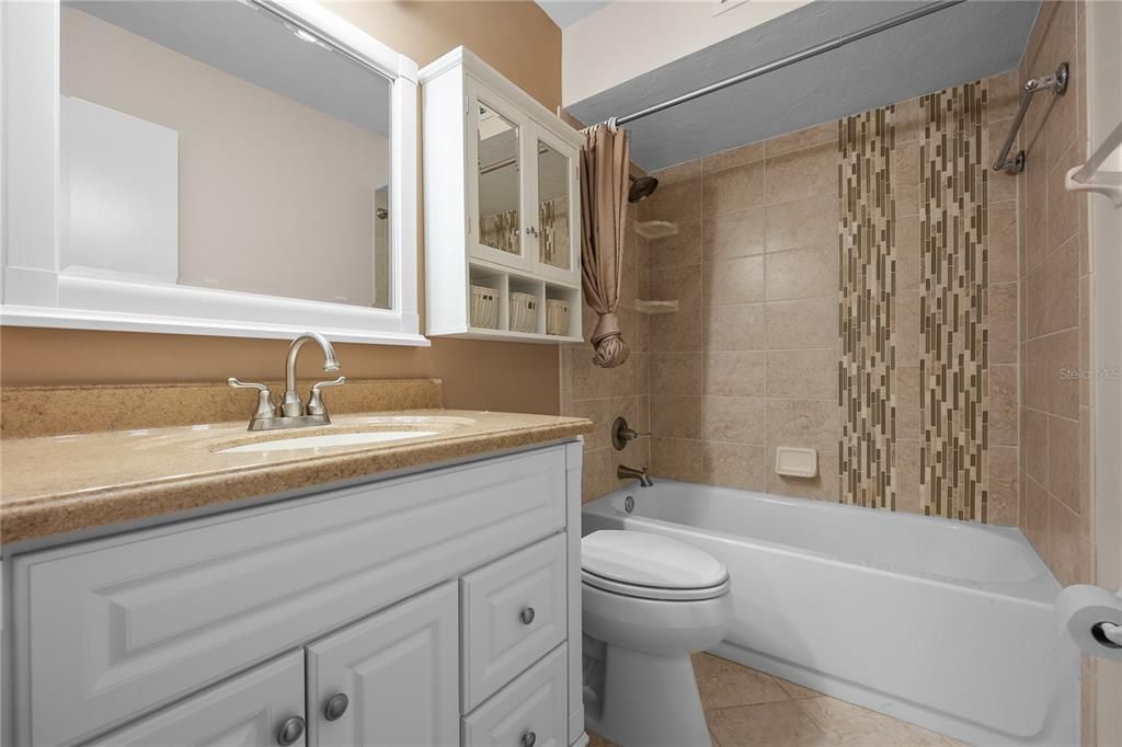 Active With Contract: $215,000 (2 beds, 2 baths, 1225 Square Feet)