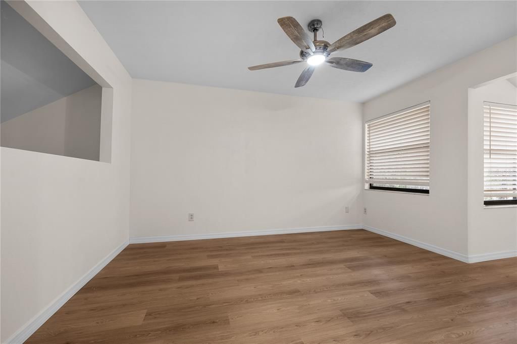 Active With Contract: $215,000 (2 beds, 2 baths, 1225 Square Feet)