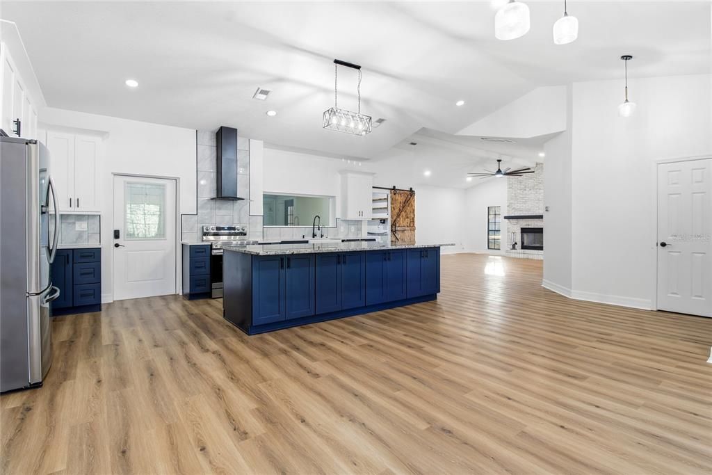 待售: $689,000 (4 贝兹, 2 浴室, 2644 平方英尺)