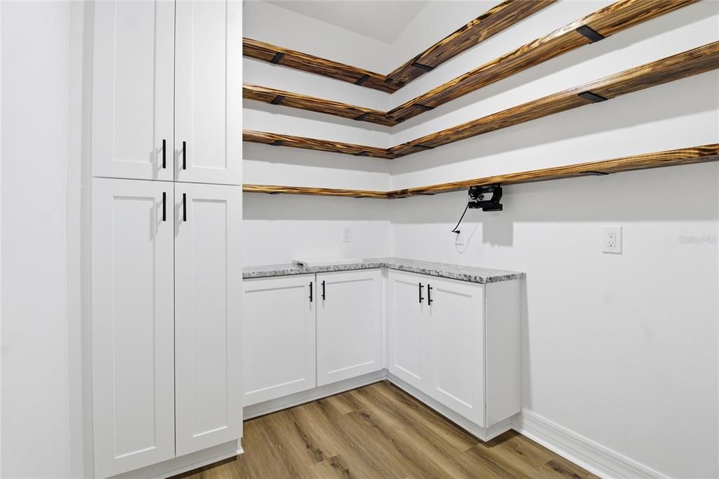 待售: $689,000 (4 贝兹, 2 浴室, 2644 平方英尺)