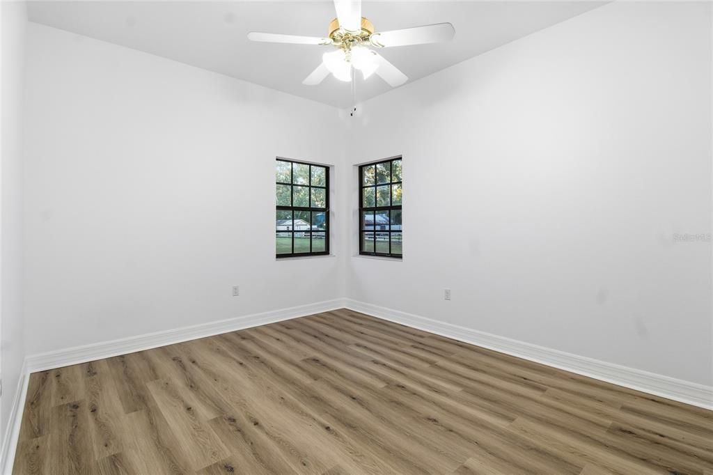 待售: $689,000 (4 贝兹, 2 浴室, 2644 平方英尺)