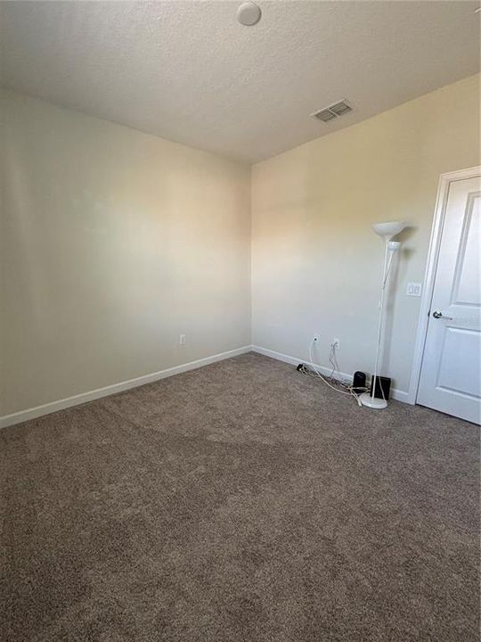 For Rent: $2,250 (3 beds, 2 baths, 1912 Square Feet)
