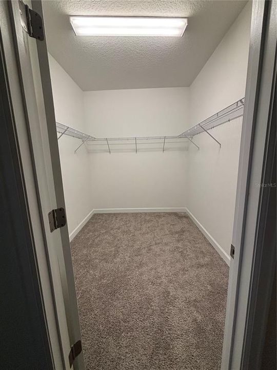 For Rent: $2,250 (3 beds, 2 baths, 1912 Square Feet)