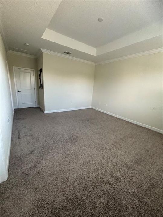 For Rent: $2,250 (3 beds, 2 baths, 1912 Square Feet)