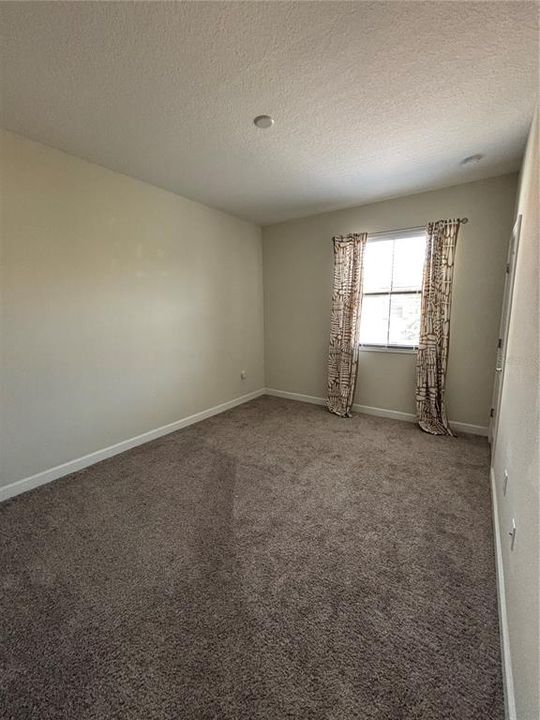 For Rent: $2,250 (3 beds, 2 baths, 1912 Square Feet)