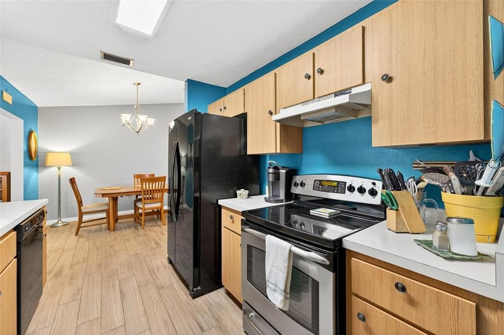 For Sale: $294,900 (3 beds, 2 baths, 1362 Square Feet)