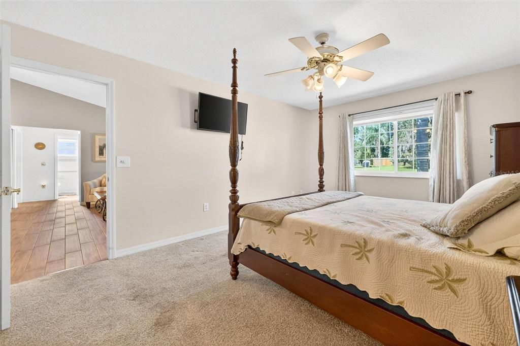 For Sale: $294,900 (3 beds, 2 baths, 1362 Square Feet)