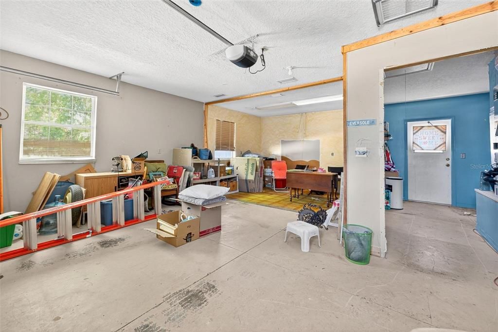 For Sale: $294,900 (3 beds, 2 baths, 1362 Square Feet)