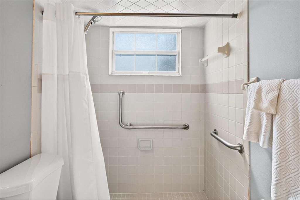 For Sale: $294,900 (3 beds, 2 baths, 1362 Square Feet)