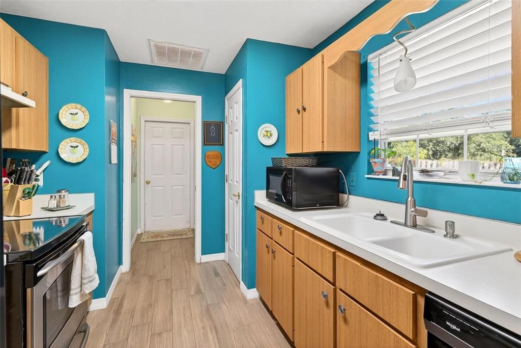 For Sale: $294,900 (3 beds, 2 baths, 1362 Square Feet)