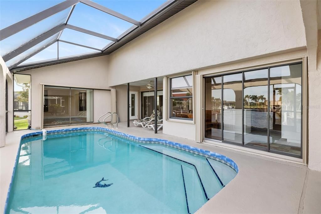 Под контрактом: $700,000 (3 спален, 3 ванн, 2059 Квадратных фут)