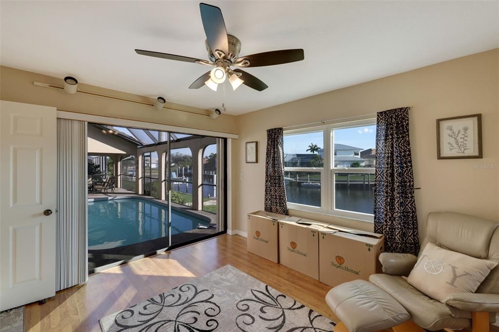 Под контрактом: $700,000 (3 спален, 3 ванн, 2059 Квадратных фут)