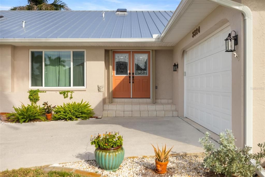 Под контрактом: $700,000 (3 спален, 3 ванн, 2059 Квадратных фут)