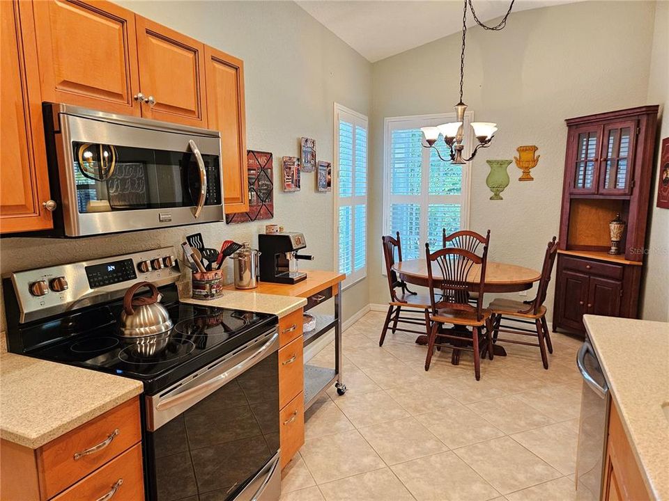 For Rent: $4,500 (2 beds, 2 baths, 1385 Square Feet)