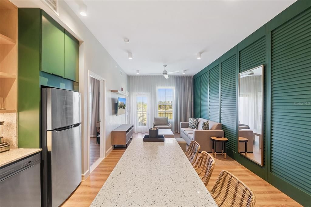 待售: $340,000 (1 贝兹, 1 浴室, 745 平方英尺)