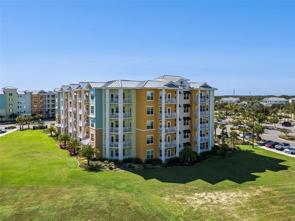 待售: $340,000 (1 贝兹, 1 浴室, 745 平方英尺)