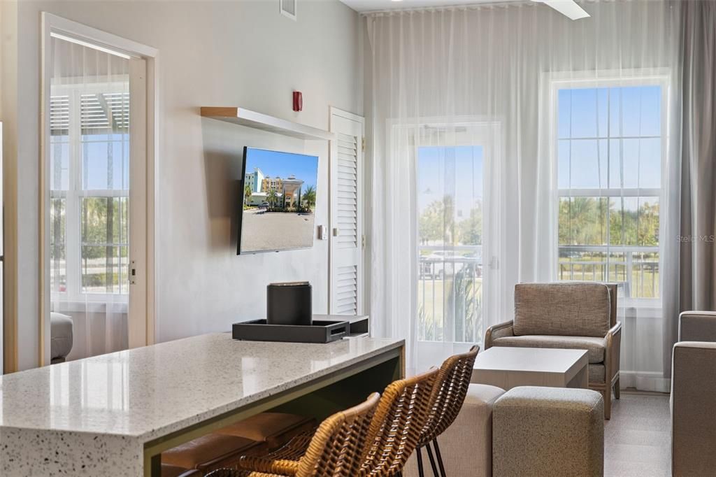 待售: $340,000 (1 贝兹, 1 浴室, 745 平方英尺)