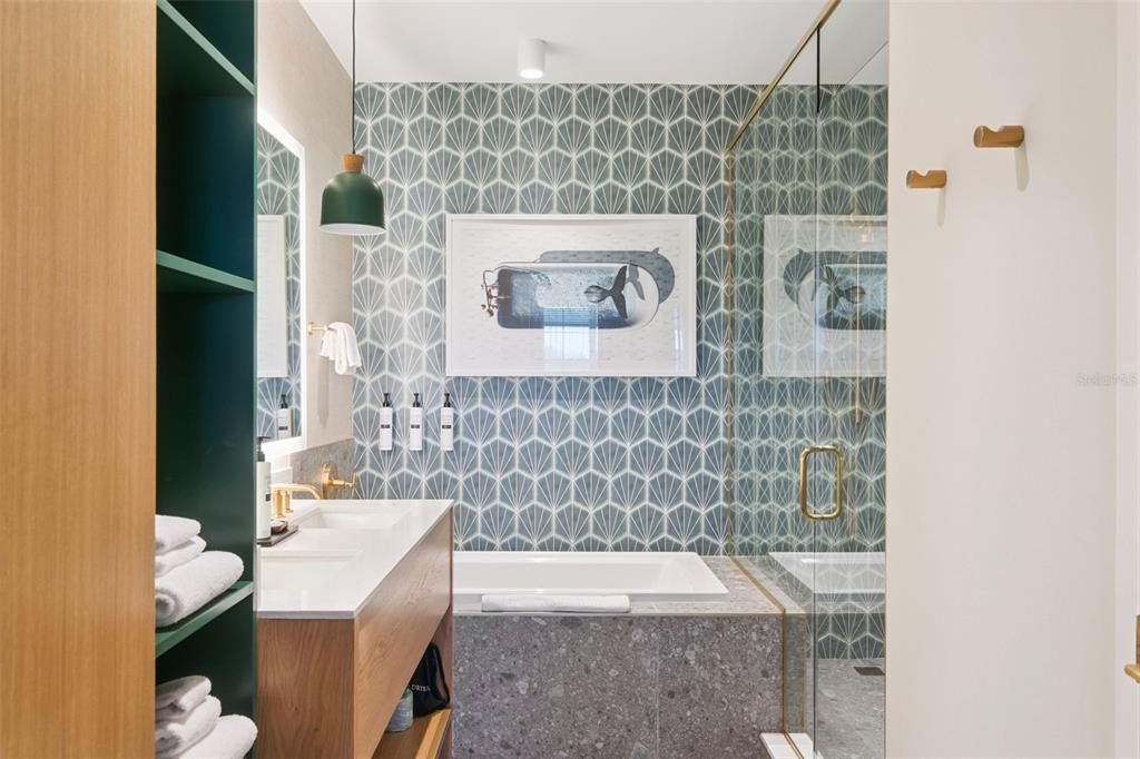 待售: $340,000 (1 贝兹, 1 浴室, 745 平方英尺)