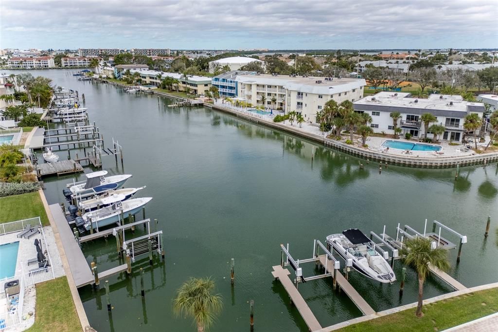 На продажу: $1,229,000 (3 спален, 2 ванн, 2448 Квадратных фут)