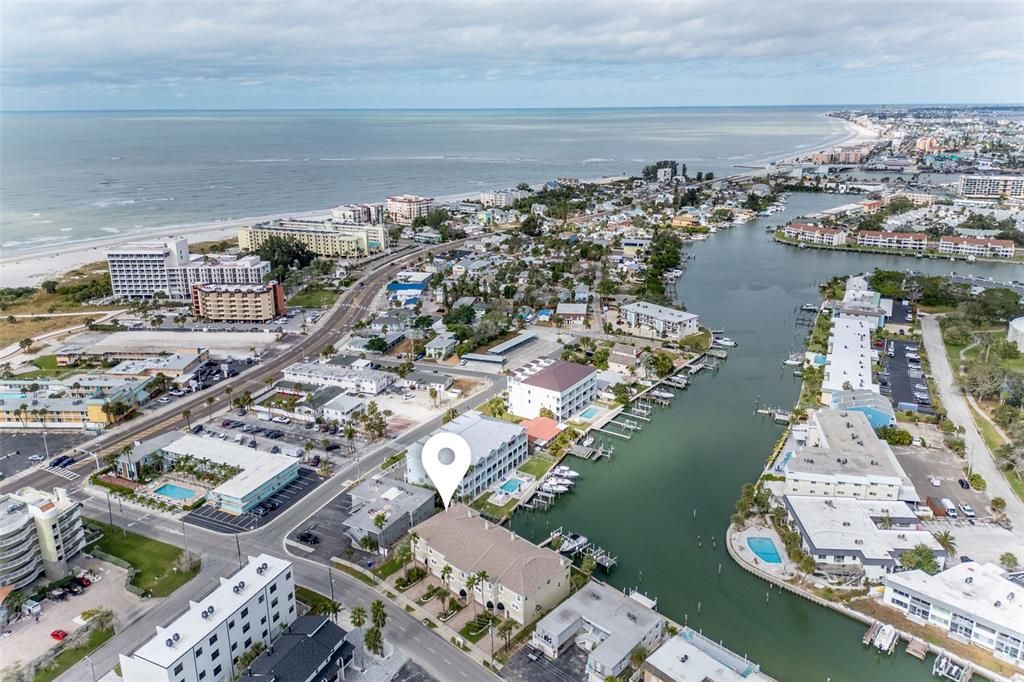 На продажу: $1,229,000 (3 спален, 2 ванн, 2448 Квадратных фут)