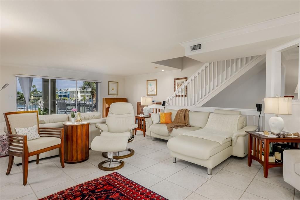 На продажу: $1,229,000 (3 спален, 2 ванн, 2448 Квадратных фут)