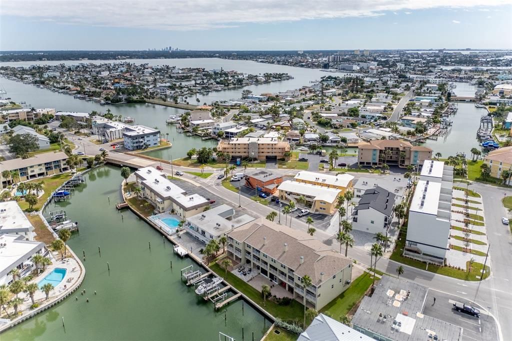 На продажу: $1,229,000 (3 спален, 2 ванн, 2448 Квадратных фут)