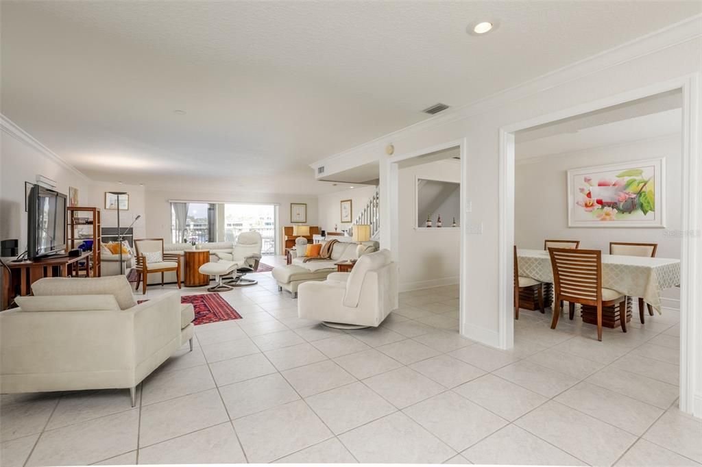 На продажу: $1,229,000 (3 спален, 2 ванн, 2448 Квадратных фут)