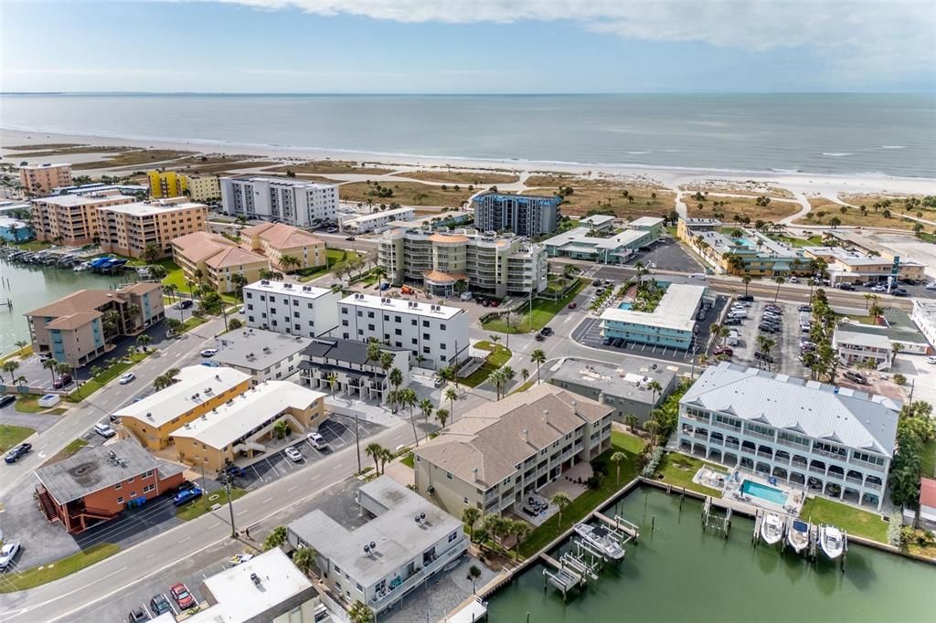 На продажу: $1,229,000 (3 спален, 2 ванн, 2448 Квадратных фут)