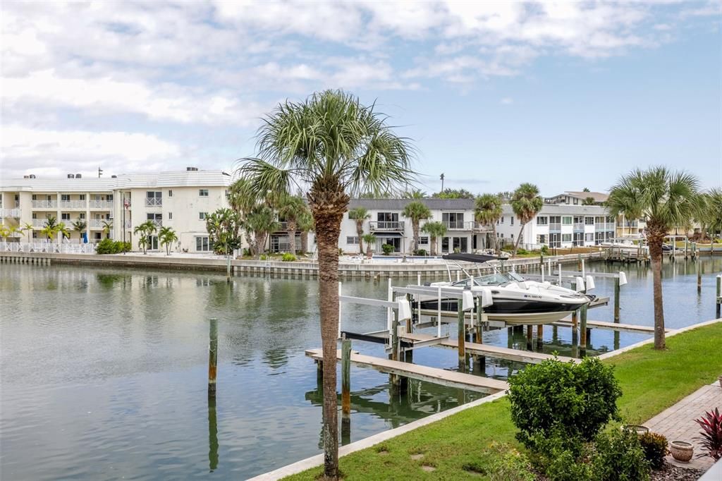 На продажу: $1,229,000 (3 спален, 2 ванн, 2448 Квадратных фут)