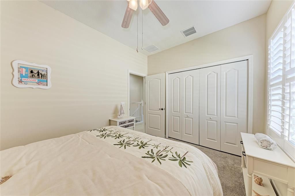 合同活跃: $309,500 (3 贝兹, 2 浴室, 1277 平方英尺)