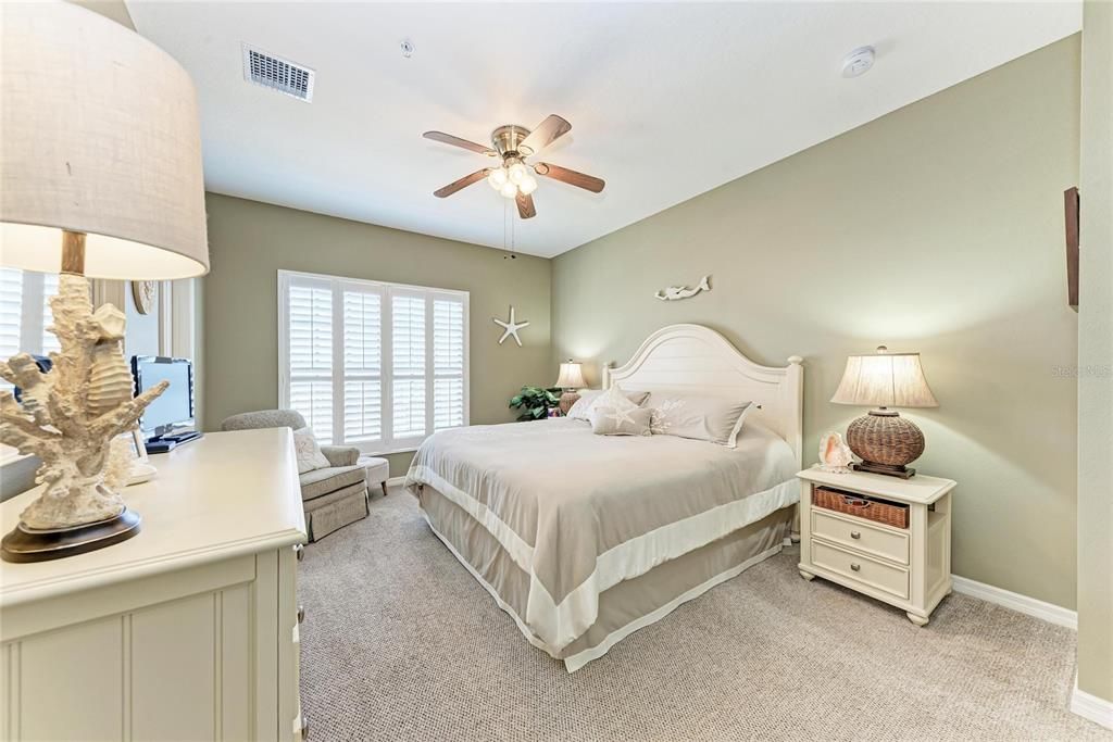 合同活跃: $309,500 (3 贝兹, 2 浴室, 1277 平方英尺)