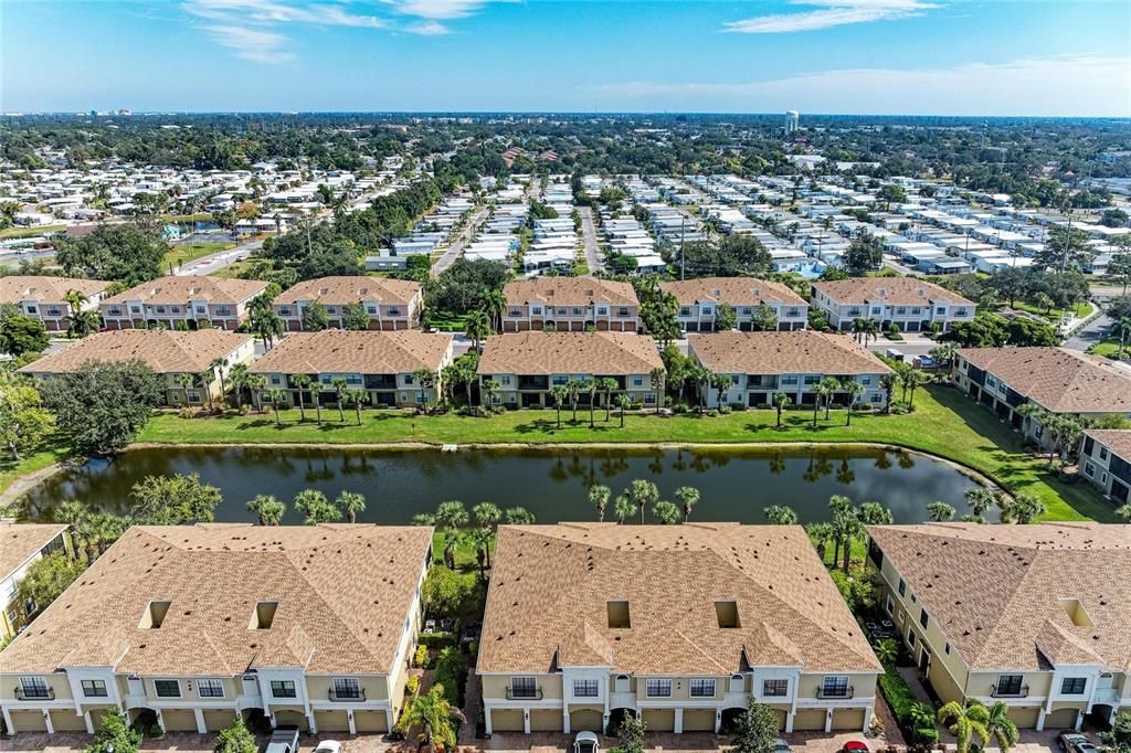 合同活跃: $309,500 (3 贝兹, 2 浴室, 1277 平方英尺)