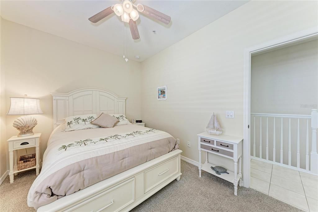 合同活跃: $309,500 (3 贝兹, 2 浴室, 1277 平方英尺)