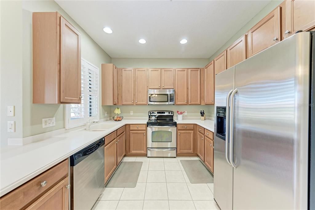 合同活跃: $309,500 (3 贝兹, 2 浴室, 1277 平方英尺)