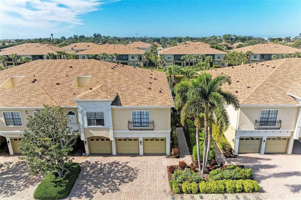 合同活跃: $309,500 (3 贝兹, 2 浴室, 1277 平方英尺)