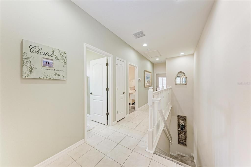 合同活跃: $309,500 (3 贝兹, 2 浴室, 1277 平方英尺)