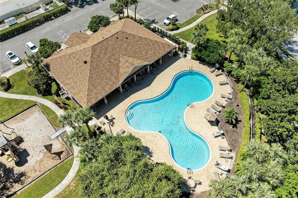 合同活跃: $309,500 (3 贝兹, 2 浴室, 1277 平方英尺)