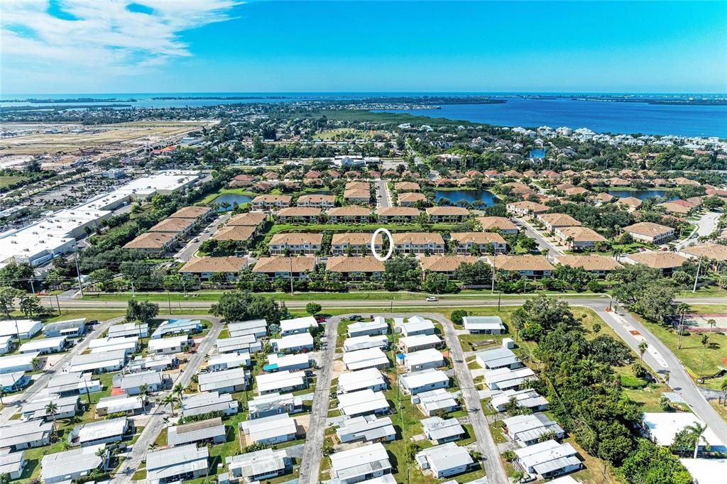 合同活跃: $309,500 (3 贝兹, 2 浴室, 1277 平方英尺)