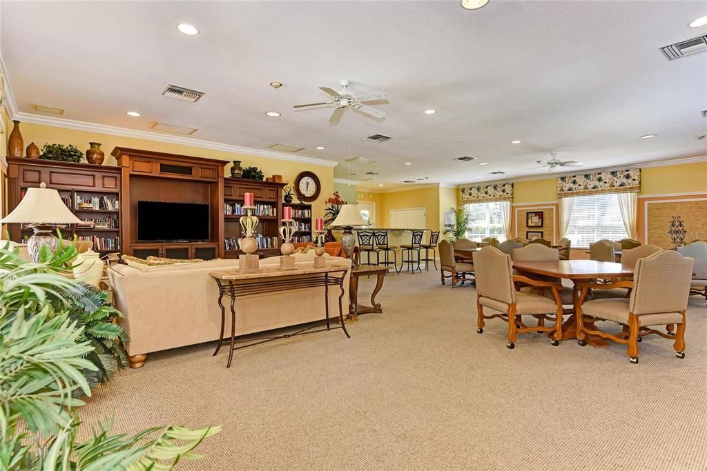 合同活跃: $309,500 (3 贝兹, 2 浴室, 1277 平方英尺)