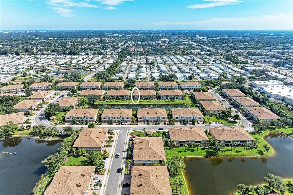 合同活跃: $309,500 (3 贝兹, 2 浴室, 1277 平方英尺)