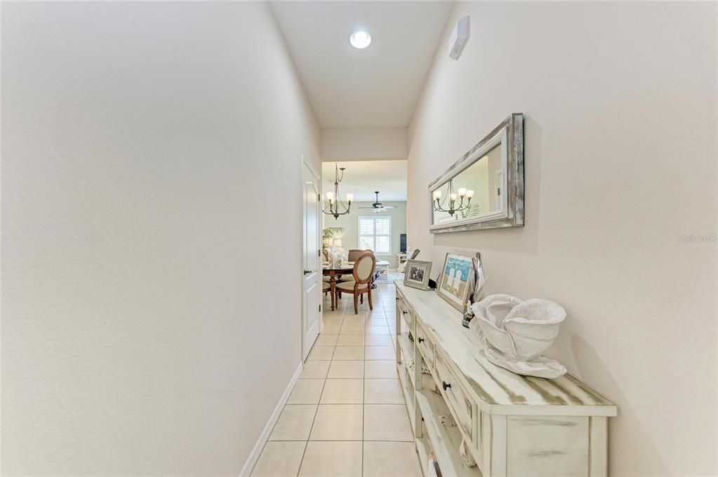 合同活跃: $309,500 (3 贝兹, 2 浴室, 1277 平方英尺)