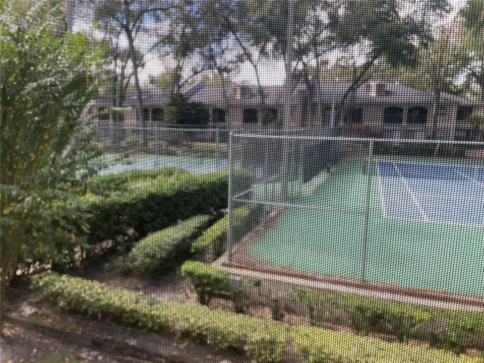 合同活跃: $239,900 (3 贝兹, 2 浴室, 1637 平方英尺)