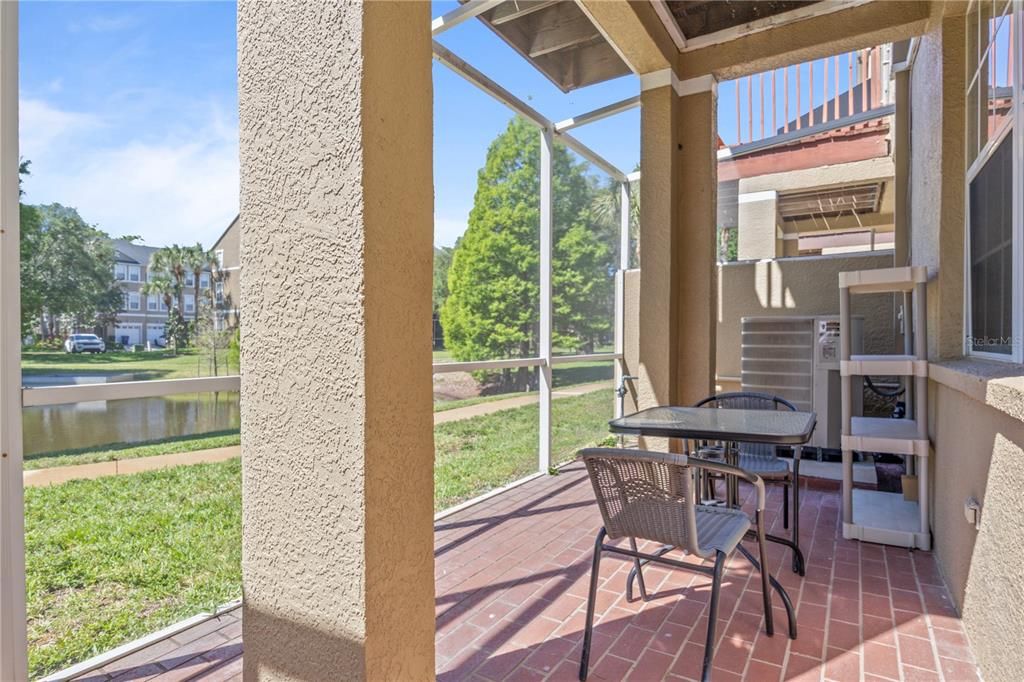 合同活跃: $429,999 (3 贝兹, 2 浴室, 1828 平方英尺)