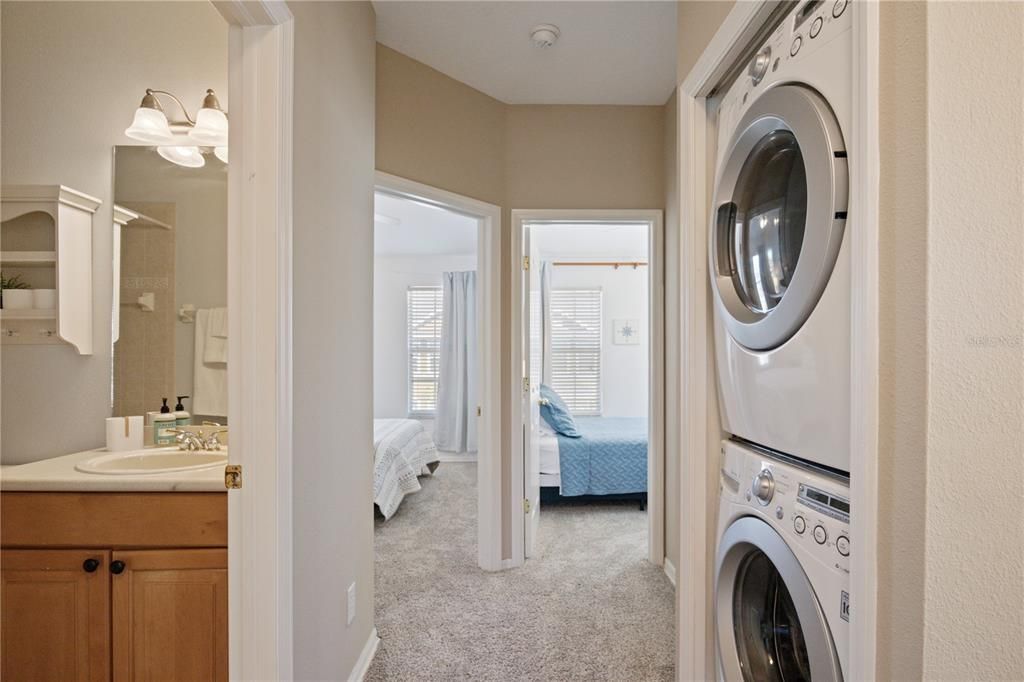 合同活跃: $429,999 (3 贝兹, 2 浴室, 1828 平方英尺)