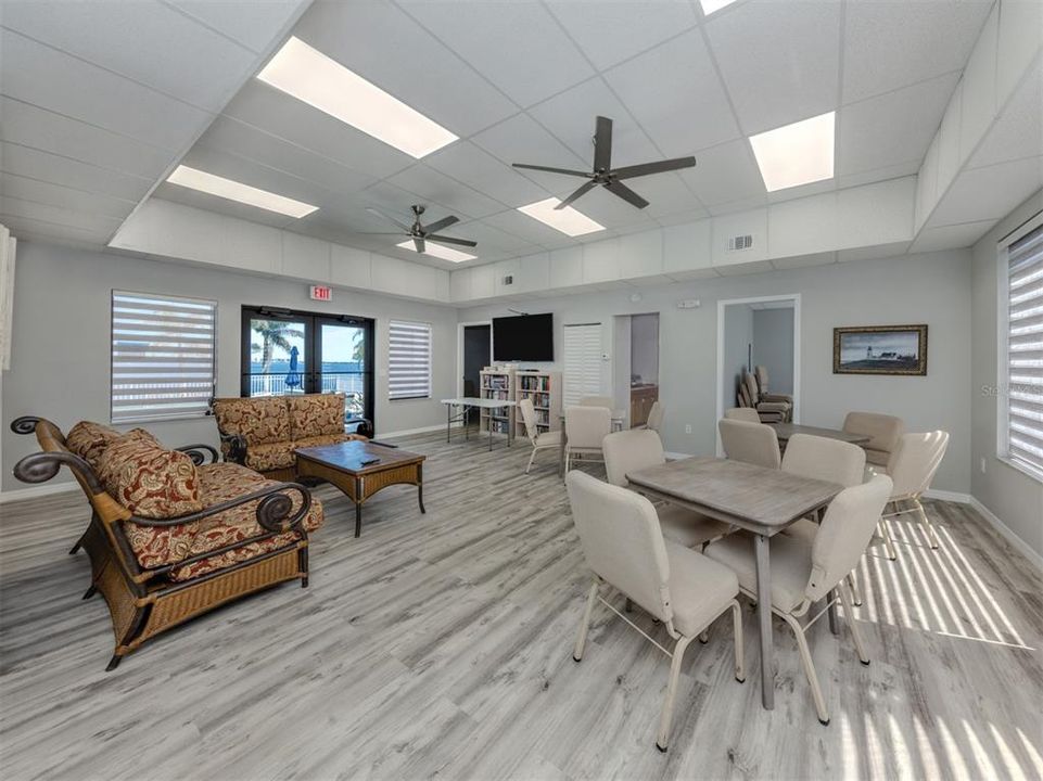 For Sale: $495,000 (3 beds, 2 baths, 1916 Square Feet)