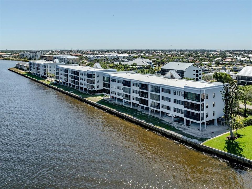 For Sale: $495,000 (3 beds, 2 baths, 1916 Square Feet)