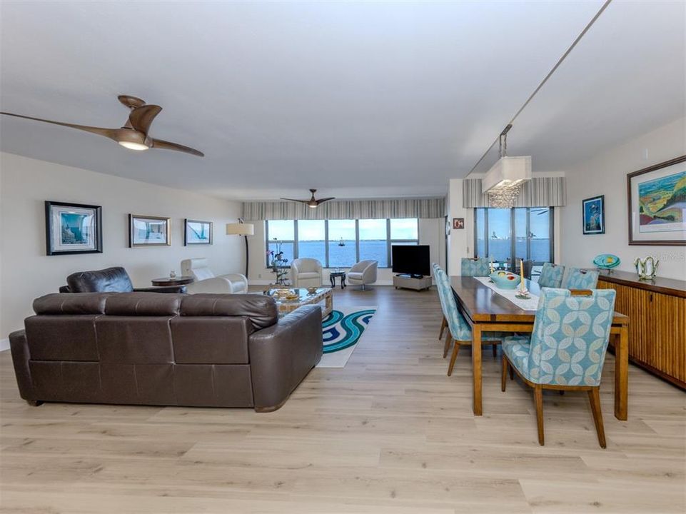 For Sale: $495,000 (3 beds, 2 baths, 1916 Square Feet)