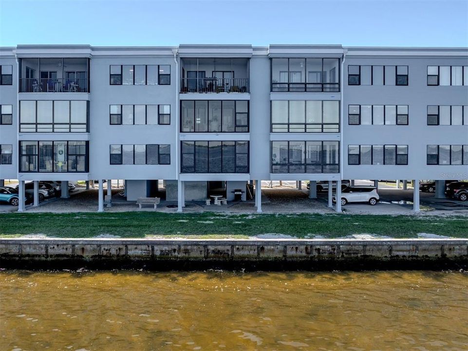 For Sale: $495,000 (3 beds, 2 baths, 1916 Square Feet)